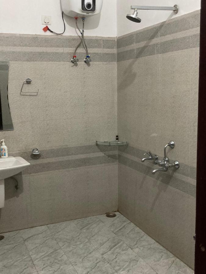 Jp International Naimisharanya Hotel Luaran gambar