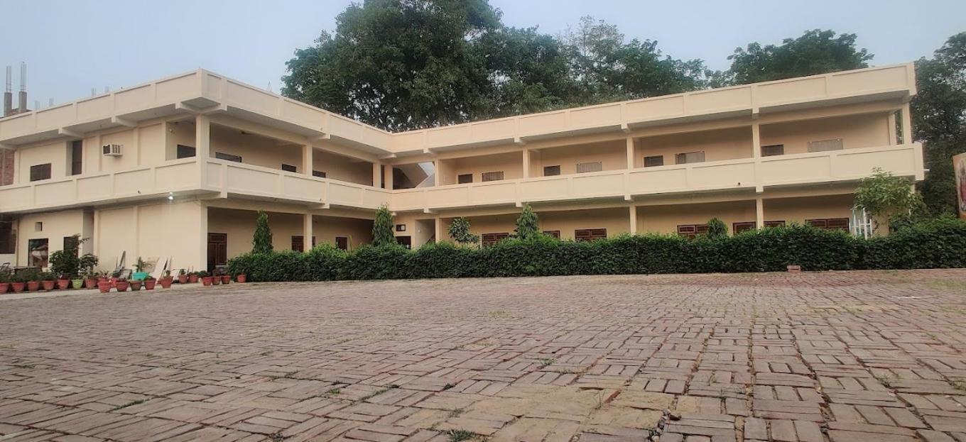 Jp International Naimisharanya Hotel Luaran gambar