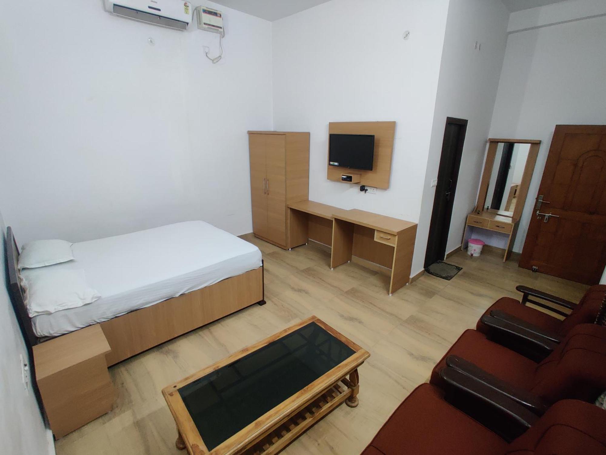 Jp International Naimisharanya Hotel Bilik gambar