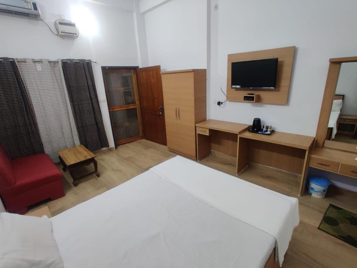 Jp International Naimisharanya Hotel Bilik gambar